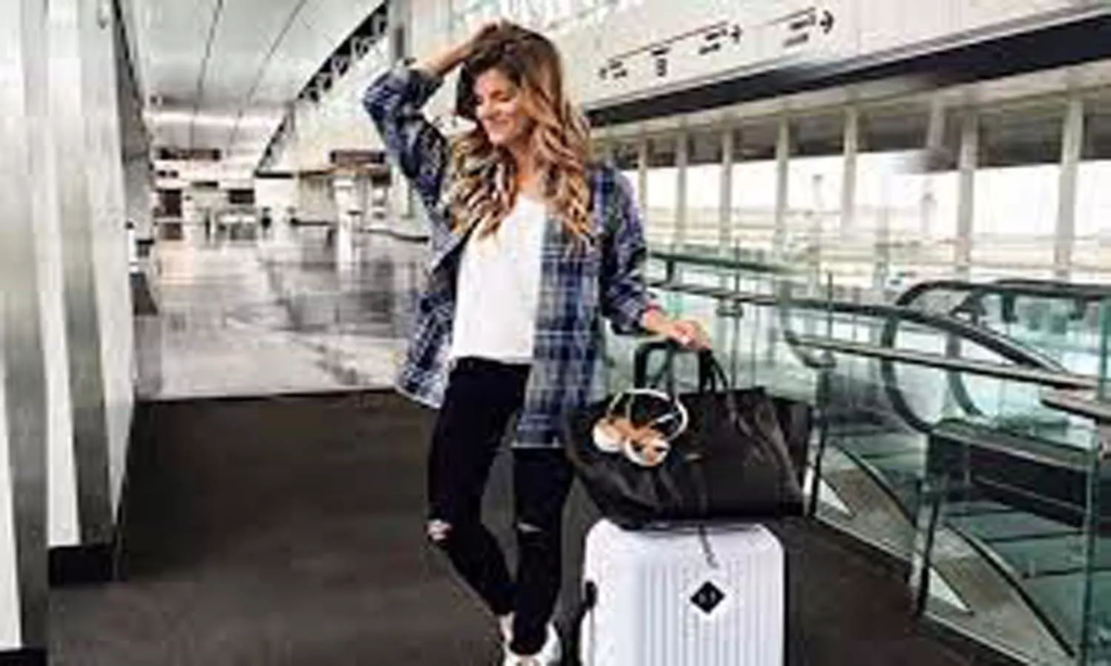 Travel Fashion: Outfits That Are Both Comfortable and Stylish for Your Next Trip